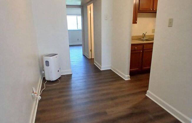 1 bed, 1 bath, 600 sqft, $850, Unit 62-05