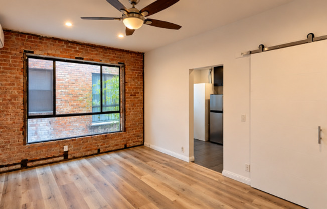 5425 Santa Monica Blvd – Classic Hollywood Charm with Modern Convenience