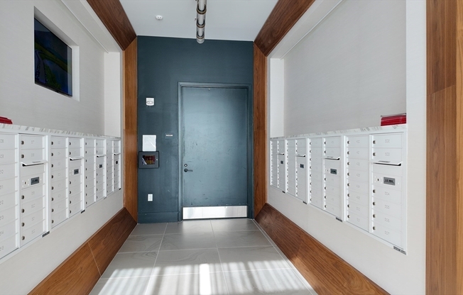 2 beds, 2 baths, 1,024 sqft, $4,000, Unit 725