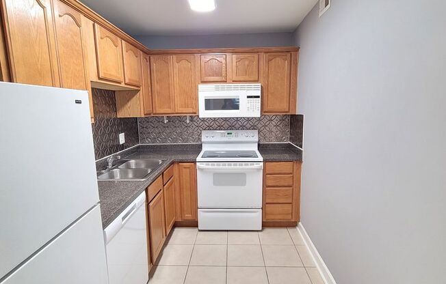 1 bed, 1 bath, $1,450, Unit #13