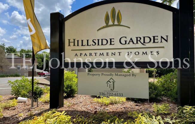 2 beds, 1 bath, $830, Unit 1395 HILLSIDE GARDEN-1395 H