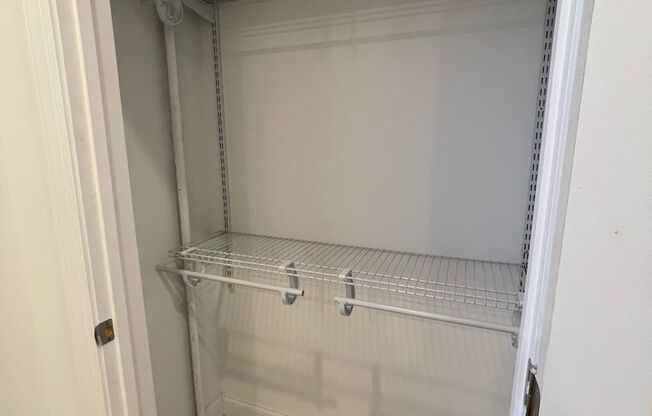 1 bed, 1 bath, 950 sqft, $1,175, Unit 218