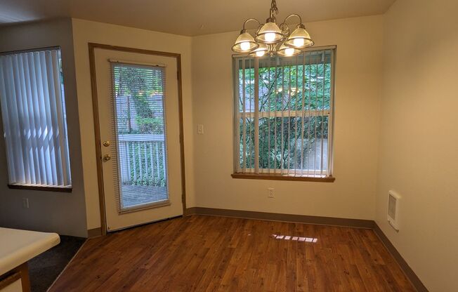 1 bed, 1 bath, 650 sqft, $1,225, Unit 4048