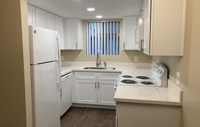 2 beds, 2 baths, 900 sqft, $1,750, Unit 224