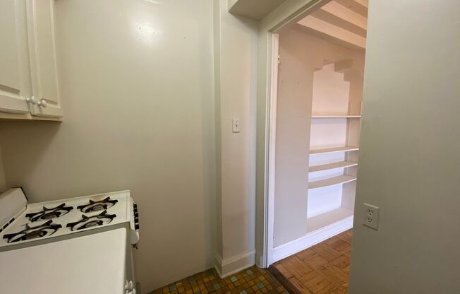 1 bed, 1 bath, $1,095, Unit 503
