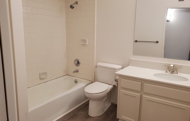 8570 E DE PALACIO