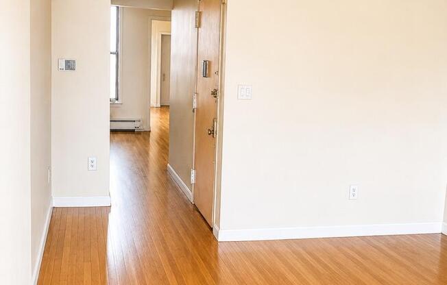 2 beds, 1 bath, 815 sqft, $3,500, Unit 4A