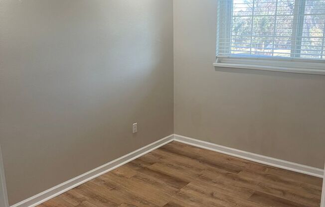 3 beds, 2 baths, $2,225, Unit APARTMENT 313