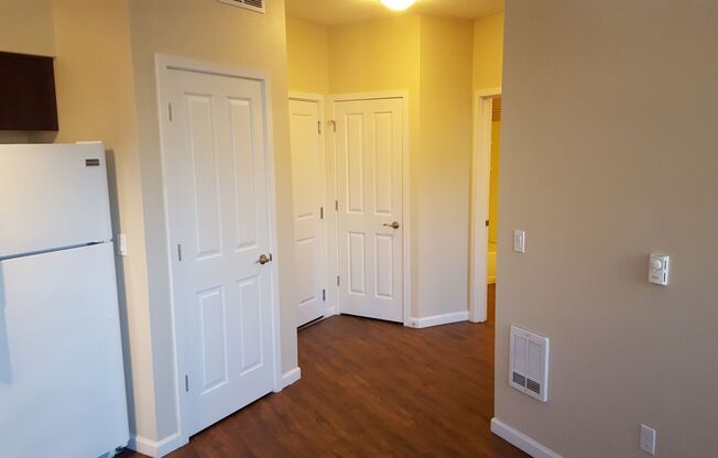 1 bed, 1 bath, 504 sqft, $1,355, Unit 3-212