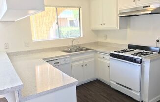 2 beds, 1 bath, 975 sqft, $2,450, Unit 218