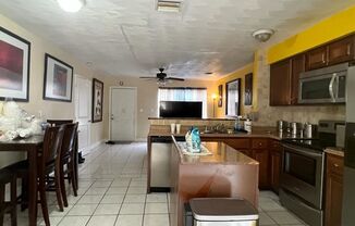 3 beds, 2 baths, $3,000