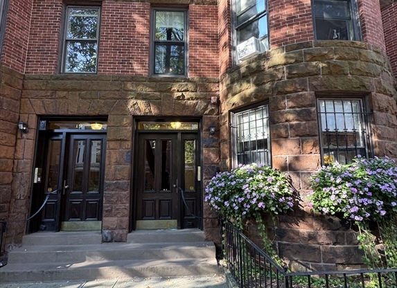 17 FOLLEN ST