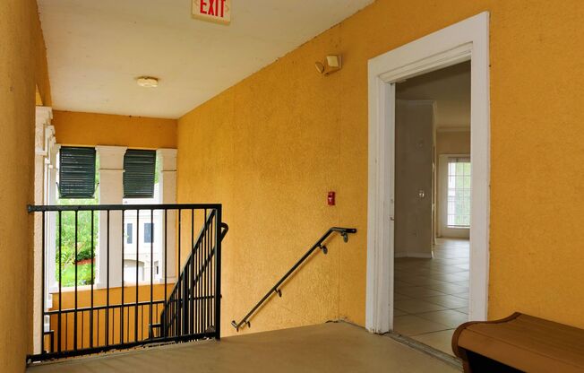 Spacious 2 bed 2 bath condo, split floorplan on the 3rd floor! Gated community at Mosaic at Millenia