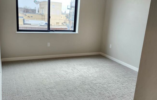 2 beds, 2 baths, 1,028 sqft, $1,675, Unit 314