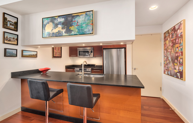 1 bed, 1 bath, 860 sqft, $4,000, Unit 15D