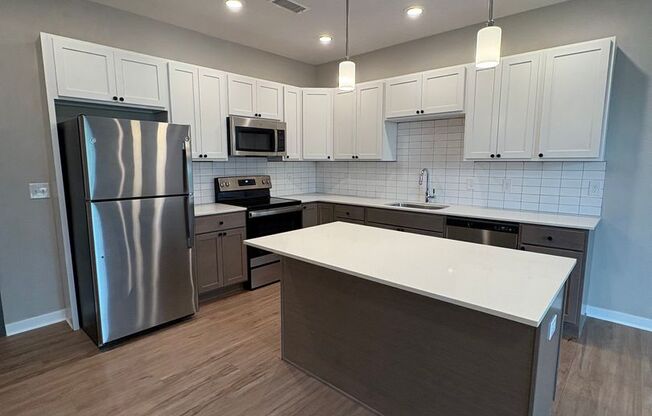 1 bed, 1 bath, 730 sqft, $1,379, Unit 436