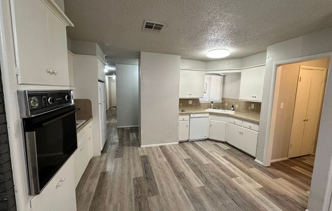 FOR RENT: Spacious 3 Bed, 2 Bath Home with Open Layout