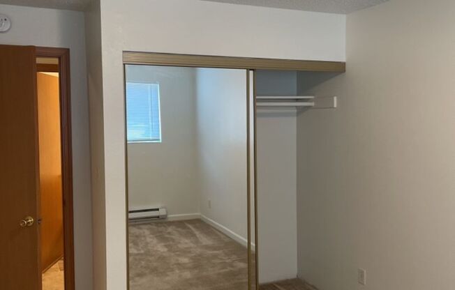 2 beds, 1 bath, 850 sqft, $1,500, Unit 4