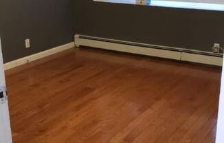 31 Bay 7th St 1st fl