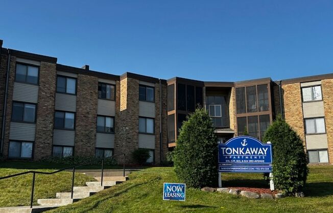 2 beds, 1 bath, 756 sqft, $1,480, Unit 822-301