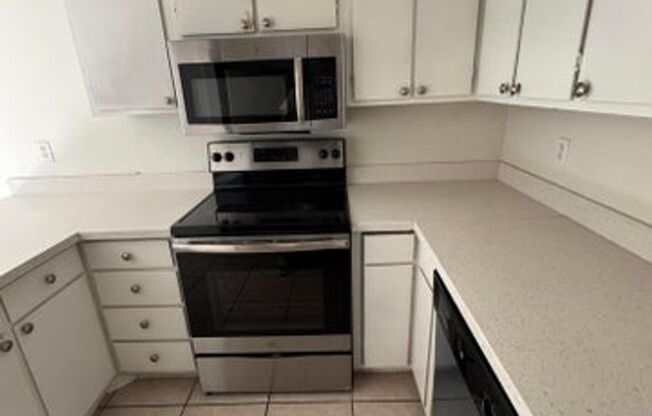 3 beds, 2 baths, $1,850, Unit UNIT 123