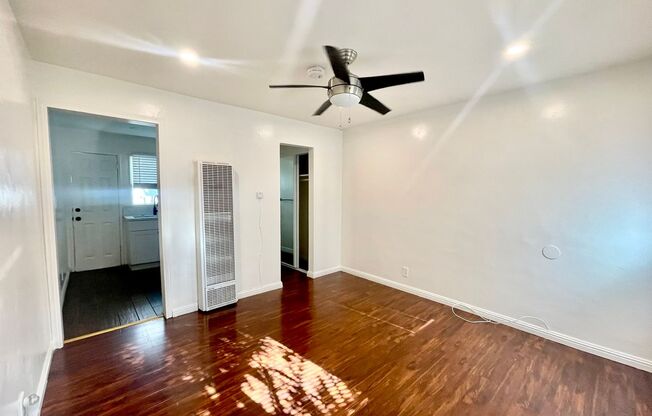 Studio, 1 bath, 350 sqft, $1,995, Unit 8