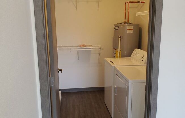 1 bed, 1 bath, 596 sqft, $850, Unit 214