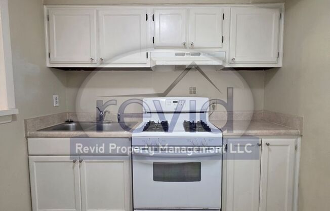 2 beds, 1 bath, $750, Unit 1280 #11