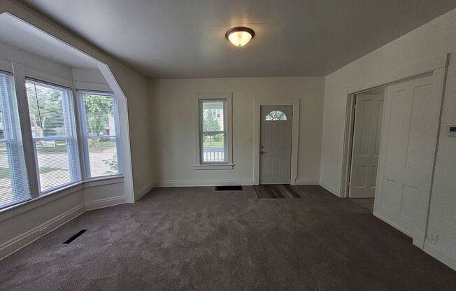 525 W 5th Street