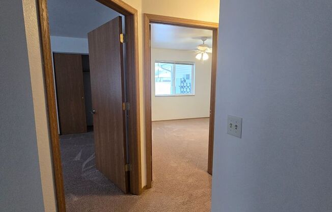 2 beds, 1 bath, 850 sqft, $1,259, Unit PL   7612