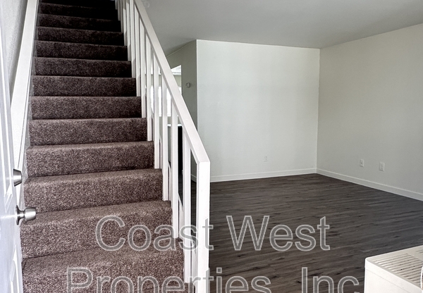 1168 CYPRESS AVE