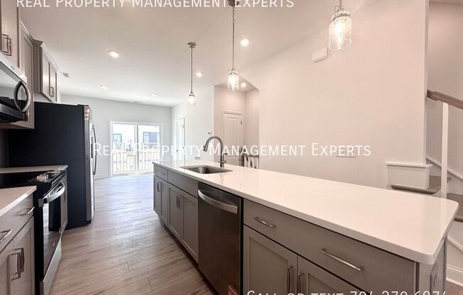 5008 LAYMAN DR