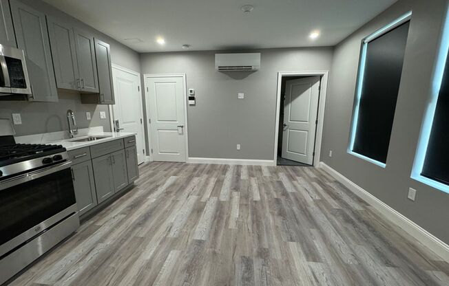 Studio, 1 bath, 300 sqft, $1,700, Unit 406