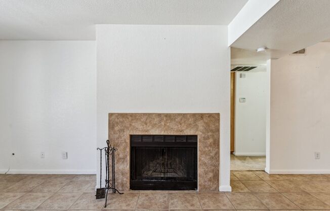 2 beds, 2 baths, $1,395, Unit #1043