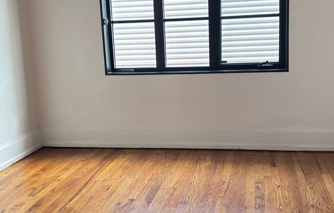 Mini Community 1 Bedroom Available NOW!