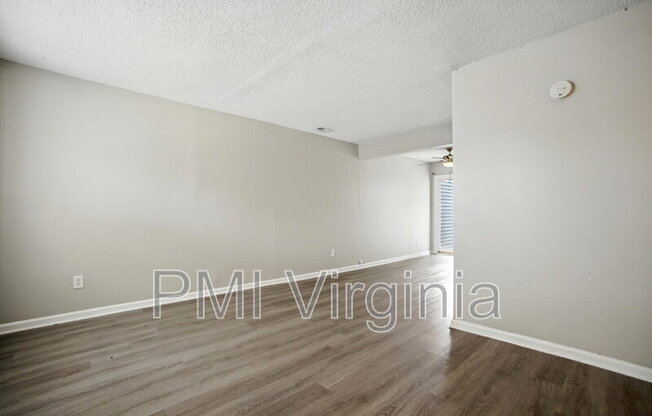 1077 COMMONWEALTH PL