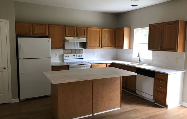 Great 3 Bedroom 2.5 Bath End Unit Townhome!