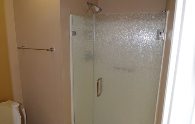 2 beds, 2 baths, $2,200, Unit # 137