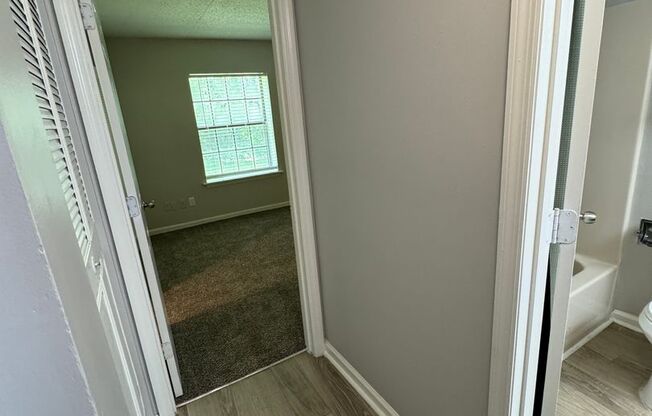 2 beds, 1.5 baths, 890 sqft, $1,240, Unit 2