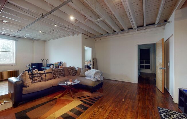 3 beds, 1 bath, 1,596 sqft, $2,695, Unit 2B