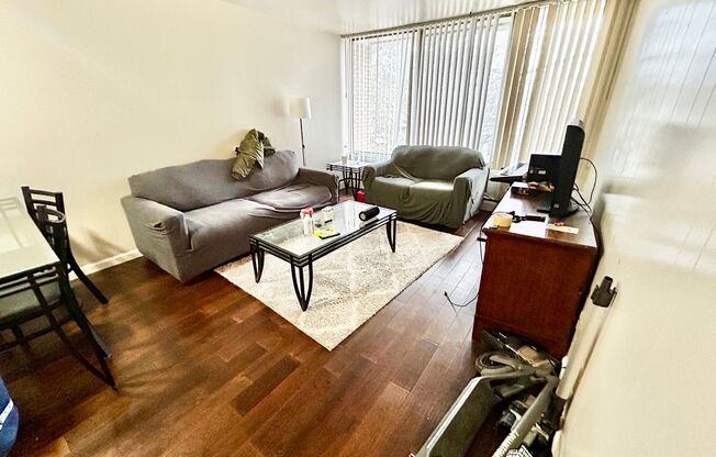 2 beds, 1 bath, 768 sqft, $2,440, Unit 328