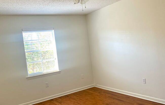 1 bed, 1 bath, $895, Unit 204