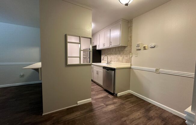 1 bed, 1 bath, $1,600, Unit 12