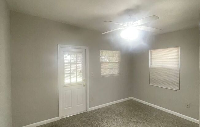 2 beds, 1 bath, $1,595