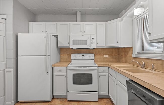 Great pet friendly 1 BR/1Bath  in St. Anthony Park