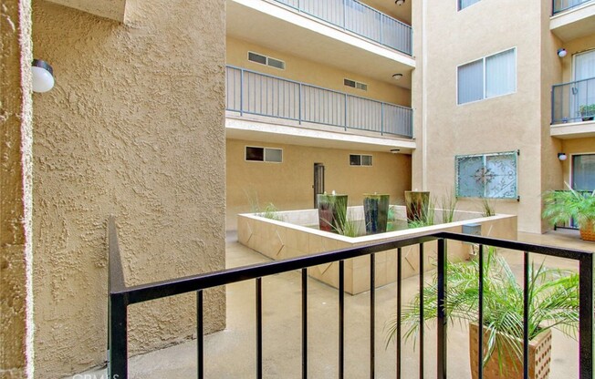 2 beds, 2 baths, 840 sqft, $2,695, Unit 308