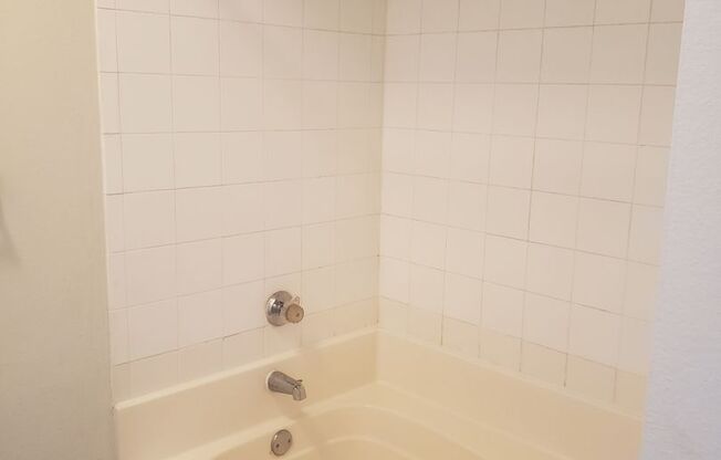 2 beds, 2 baths, $2,015
