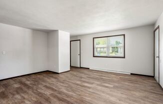 1352/1354 W. Hiawatha Drive