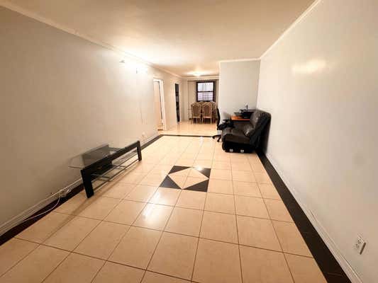 1 bed, 1 bath, 800 sqft, $2,400, Unit 4L