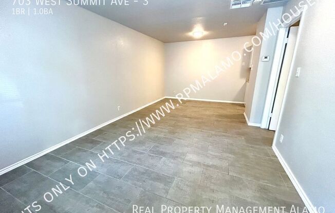 703 West Summit Ave